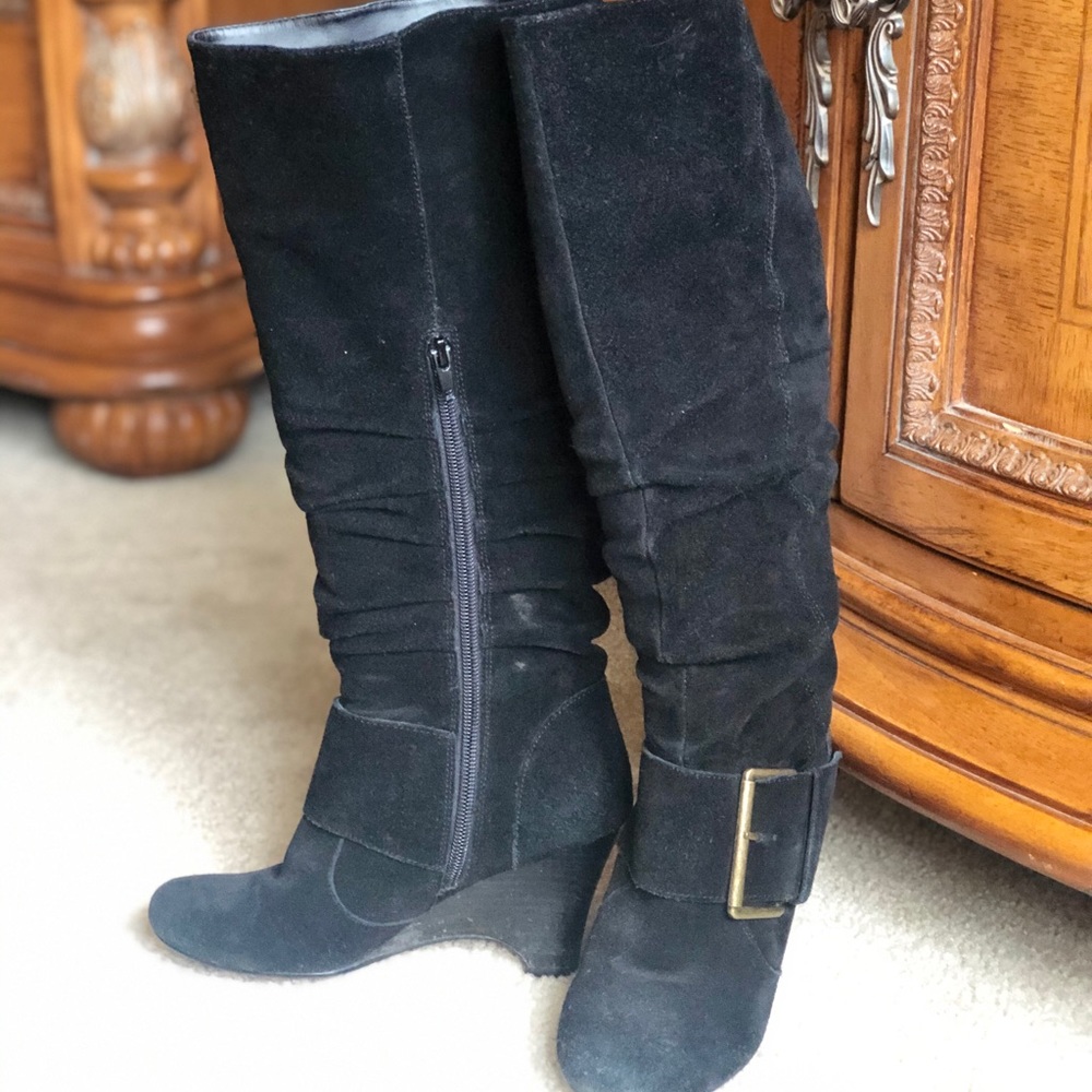 Suede boots